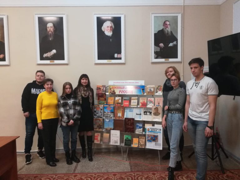 Read more about the article Заседание литературной студии «Зеленая лампа».