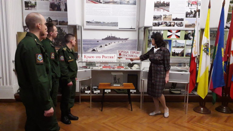 Подробнее о статье Выставка «Крым — это Россия», ко дню образования Республики Крым (18 марта).