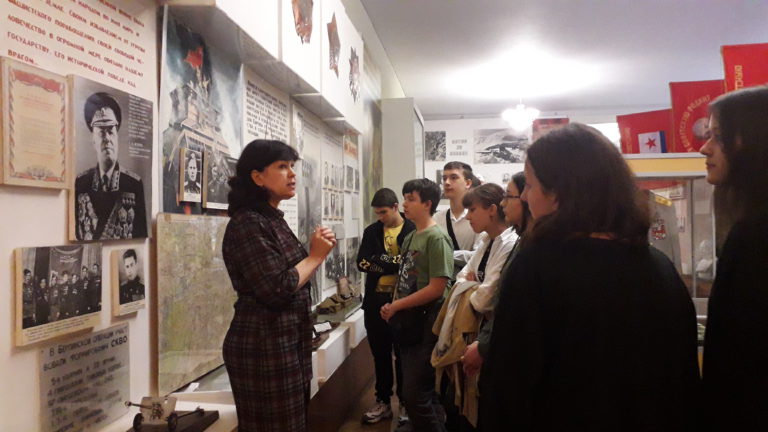 Подробнее о статье Обзорно-тематическая экскурсия «Южный щит Отчизны» для беженцев Донбасса